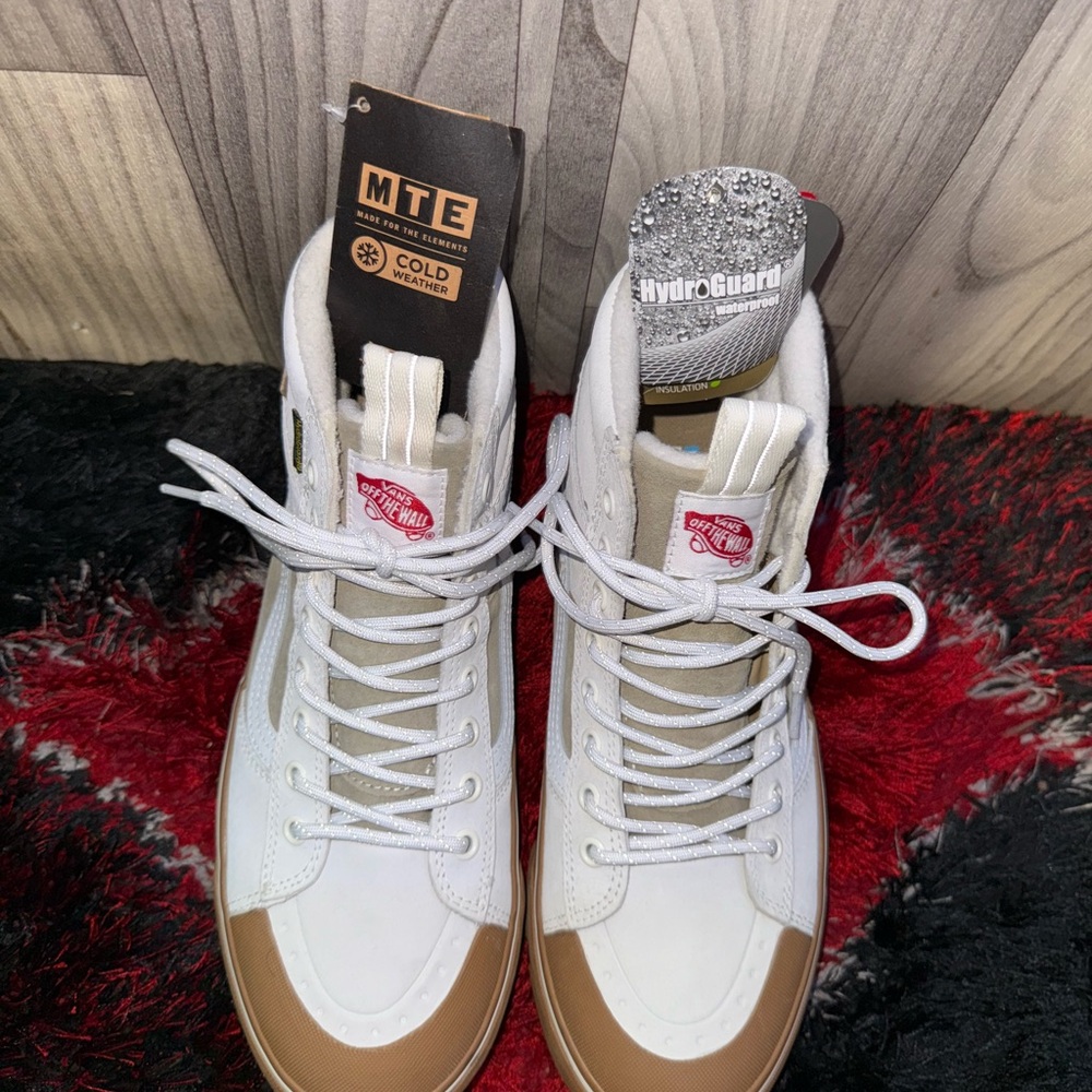 Vans Sk8-Hi MTE-2 White and Tan High-Top Sneakers Classic Design Size: 8 - Picture 2 of 7